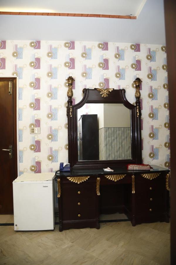 Hotel Sweet Inn Лахор Экстерьер фото