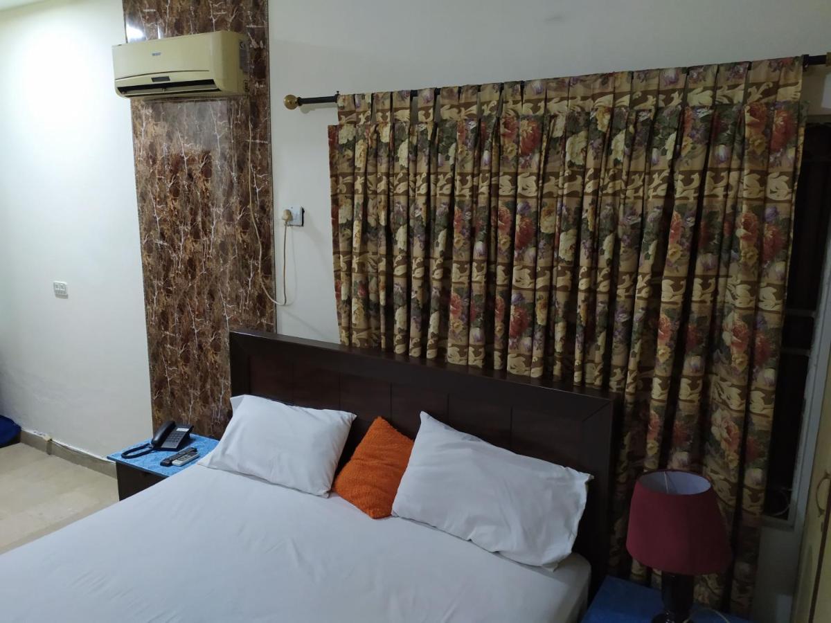 Hotel Sweet Inn Лахор Экстерьер фото